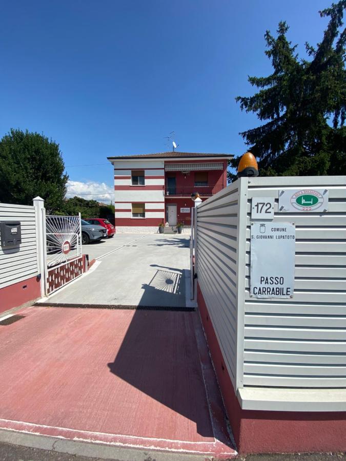 B&B La Corte Di Tiziana San Giovanni Lupatoto Buitenkant foto